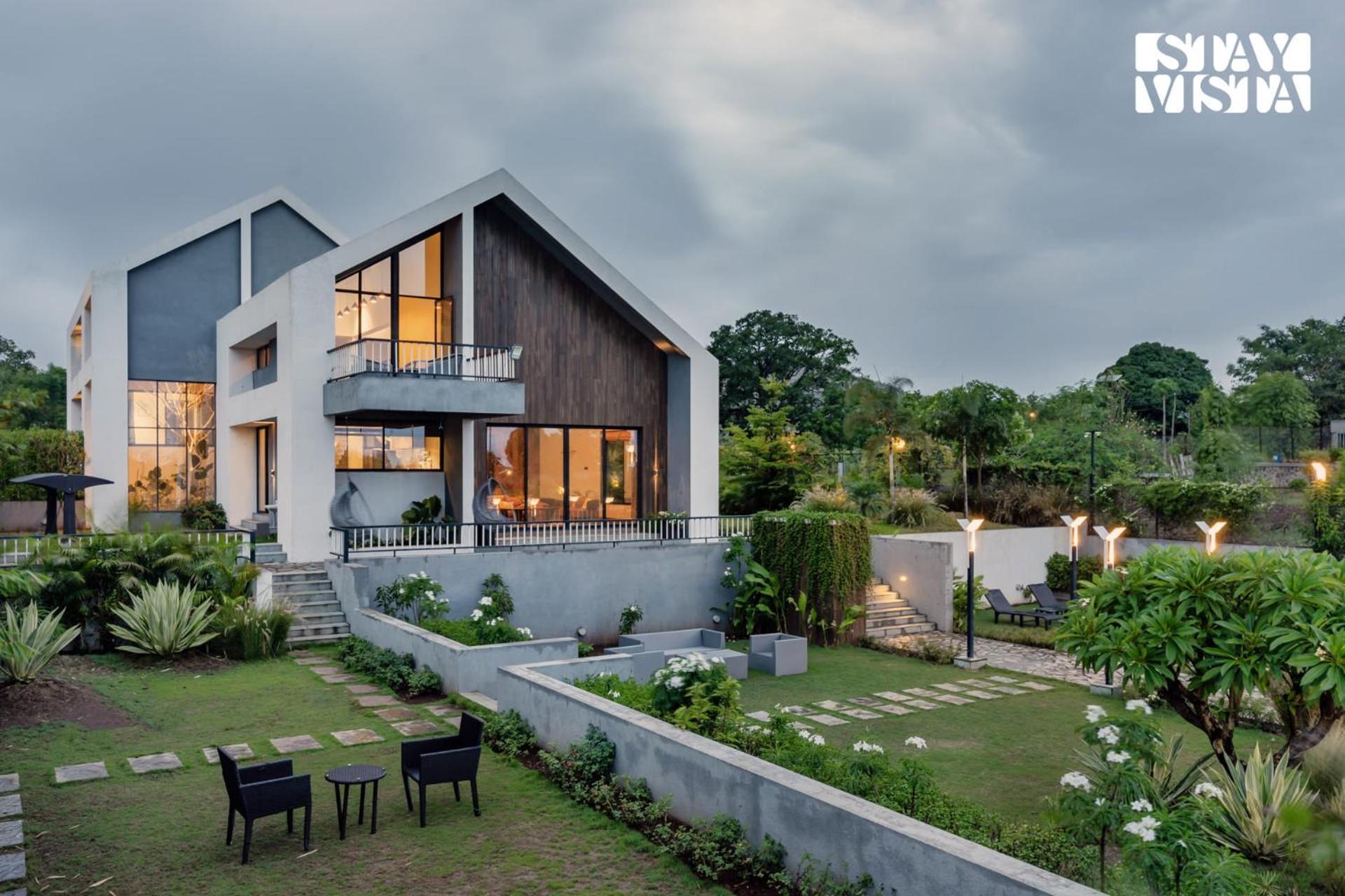 Stayvista At The Rainfield Villa With Gazebo & Lawn Nášik Exteriér fotografie